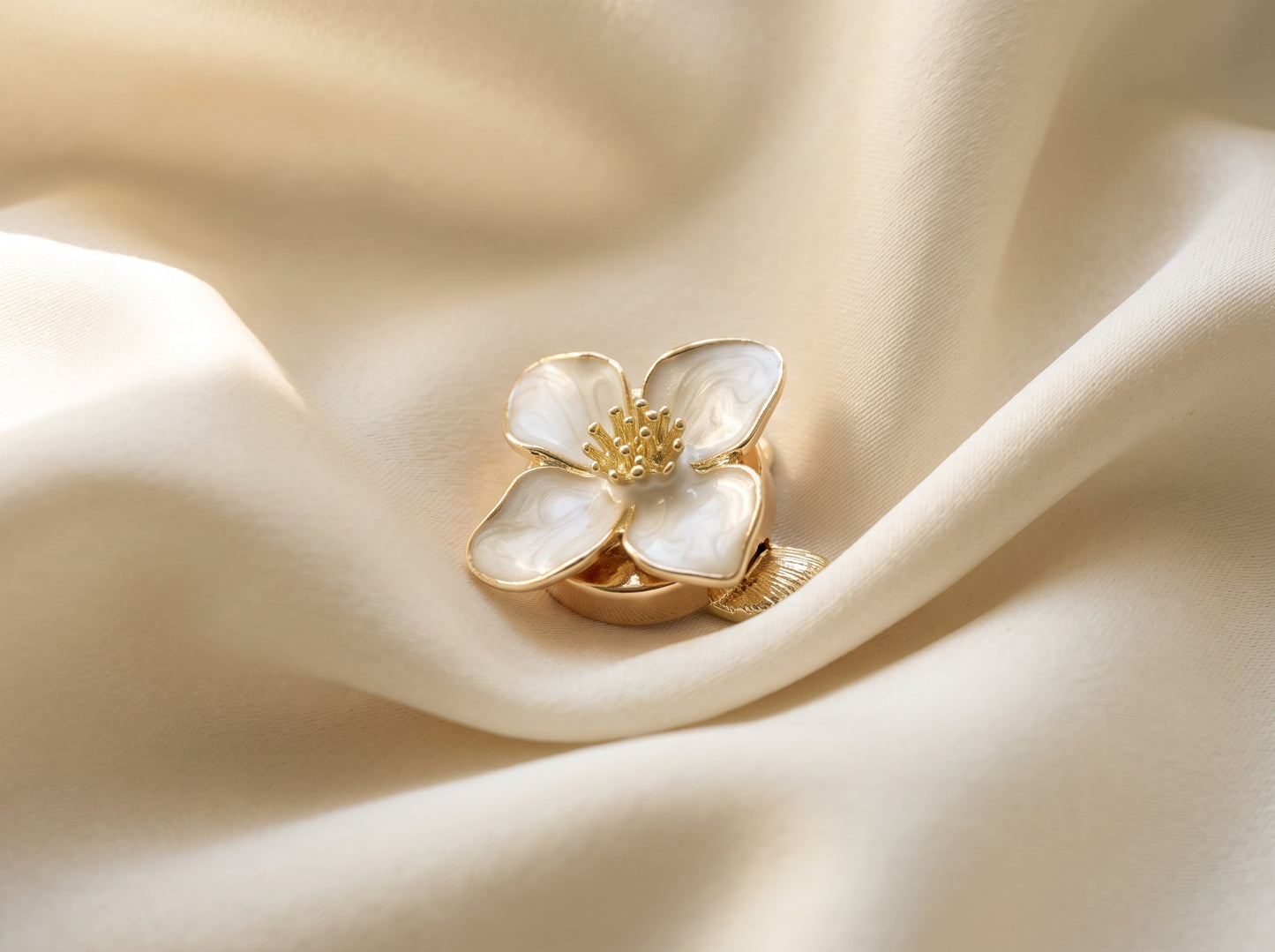 white flower 4 petal Button
