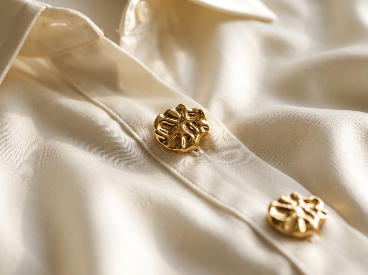 golden flat button